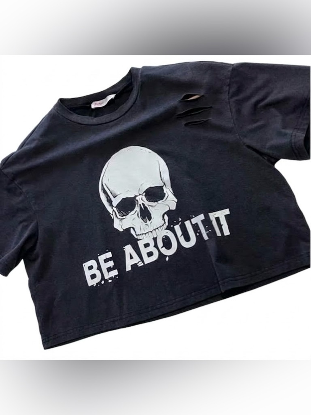 ROMWE Black Distressed Skull Graphic Crop Top Tee Womenโs Small Grunge